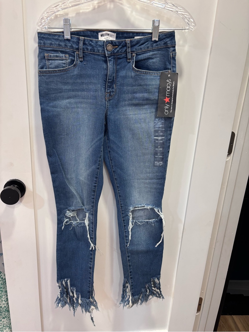 Only Distressed Ankle Crop Jeans in Medium Blue Wash